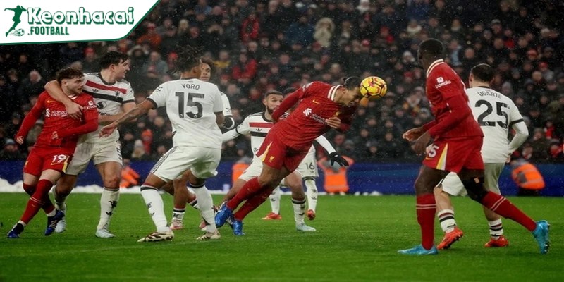 Gary Neville: "Liverpool vượt MU, trở thành CLB thành công nhất nước Anh" 2 Gary Neville thừa nhận: Liverpool xứng đáng lên ngôi