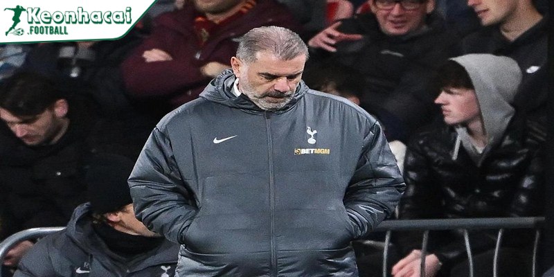 HLV Ange Postecoglou tiết lộ Spurs có "nội gián" làm lộ đội hình trước trận đấu 2 Thông tin bị rò rỉ trước giờ G khiến người hâm mộ hoang mang
