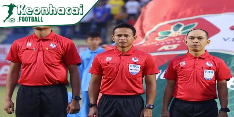 Hai trọng tài FIFA từ Malaysia cầm còi trận đấu quan trọng