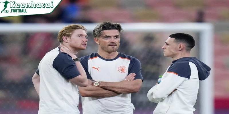 Kevin De Bruyne ra mắt mờ nhạt, Napoli bất ngờ thua sốc đội hạng ba Arezzo 3 Napoli gặp khó vì thiếu vắng trụ cột và áp lực thể lực