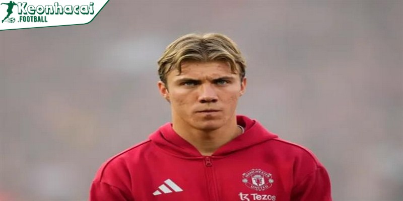 Ban lãnh đạo AC Milan xác nhận sự quan tâm dành cho Rasmus Hojlund 3 HLV Ruben Amorim thận trọng xây dựng đội hình mạnh mẽ nhất