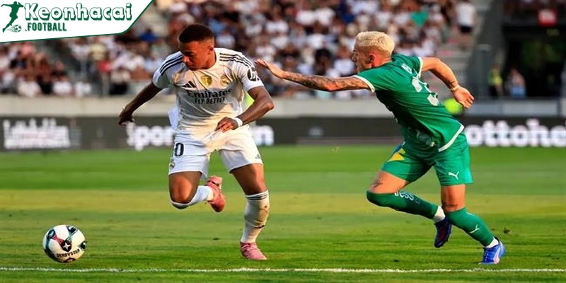 Mbappe rực sáng, Real Madrid thắng đậm WSG Tirol 4-0 trong trận giao hữu cuối hè 2 Đội hình mạnh, Mbappe sát cánh cùng Vinicius và Diaz