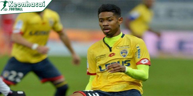 Nguyễn Quang Vinh thi đấu cho SC Freiburg, Đức với kỹ năng cao